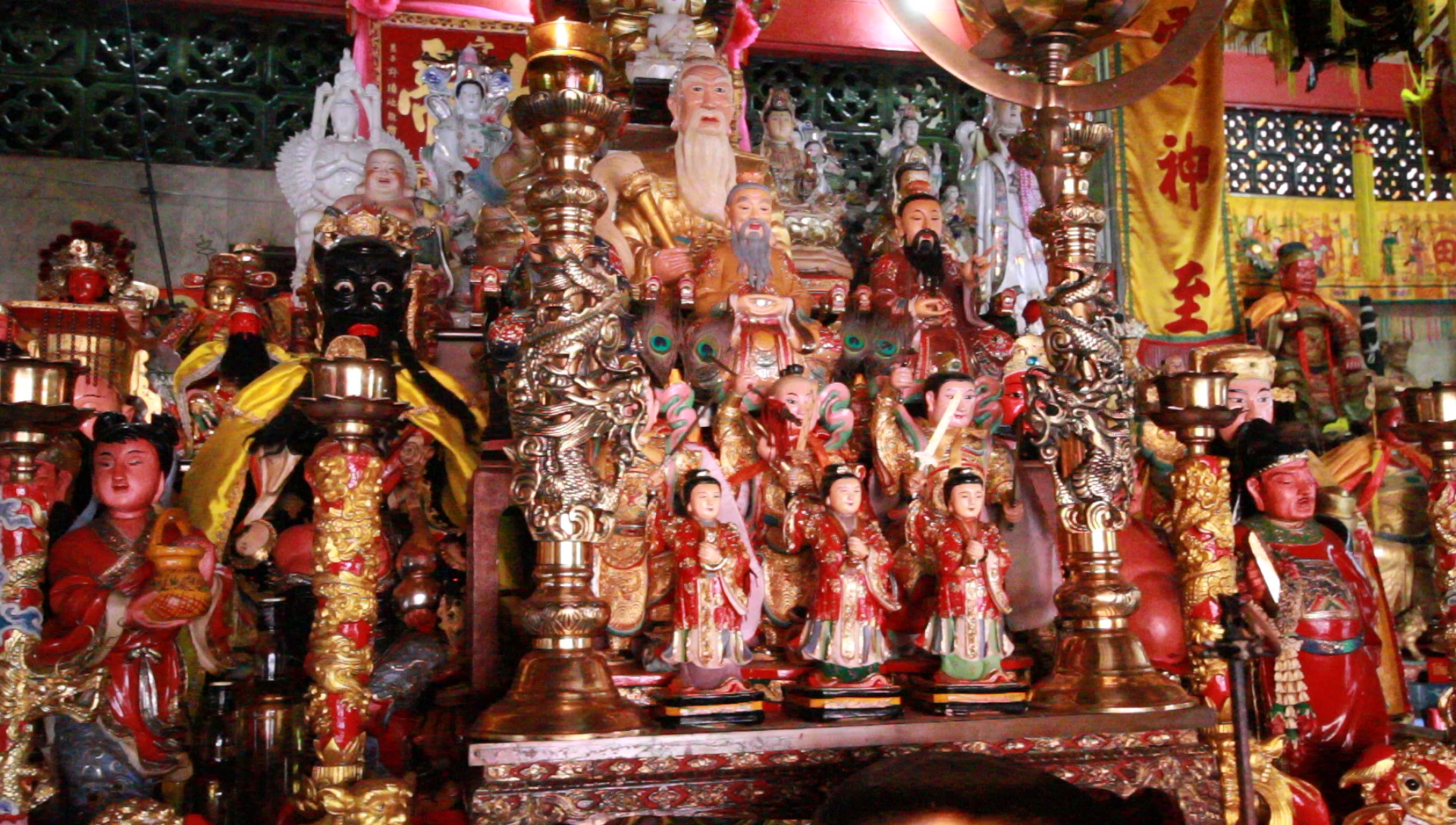 Chinese statues at Jui Tui Shrine - The Shot