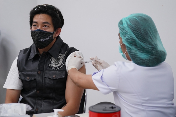 Tono Phakin received vaccination against COVID-19 - The Shot